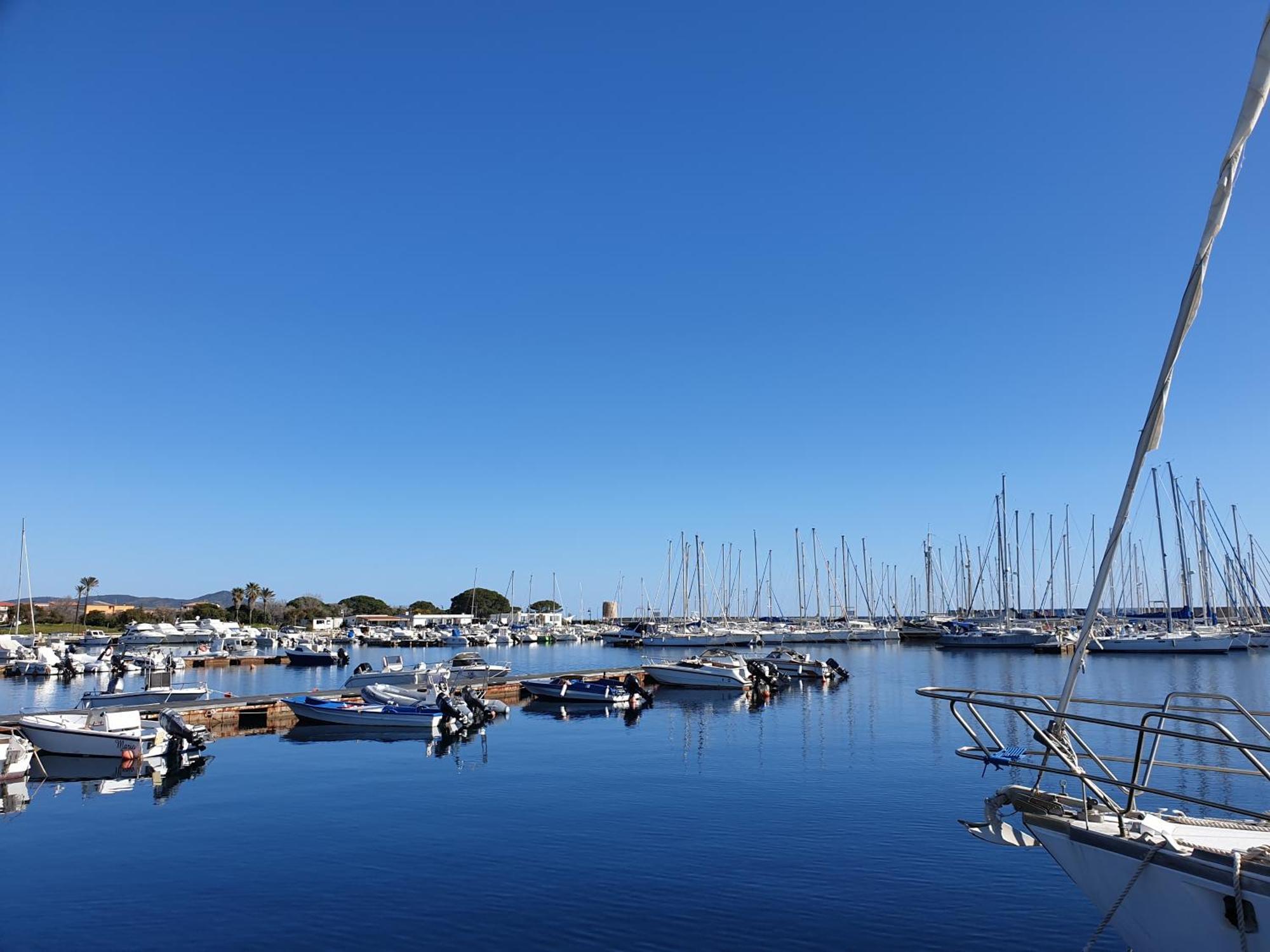 Апарт отель Le Residenze Blu Sardinia Ла-Калетта Экстерьер фото